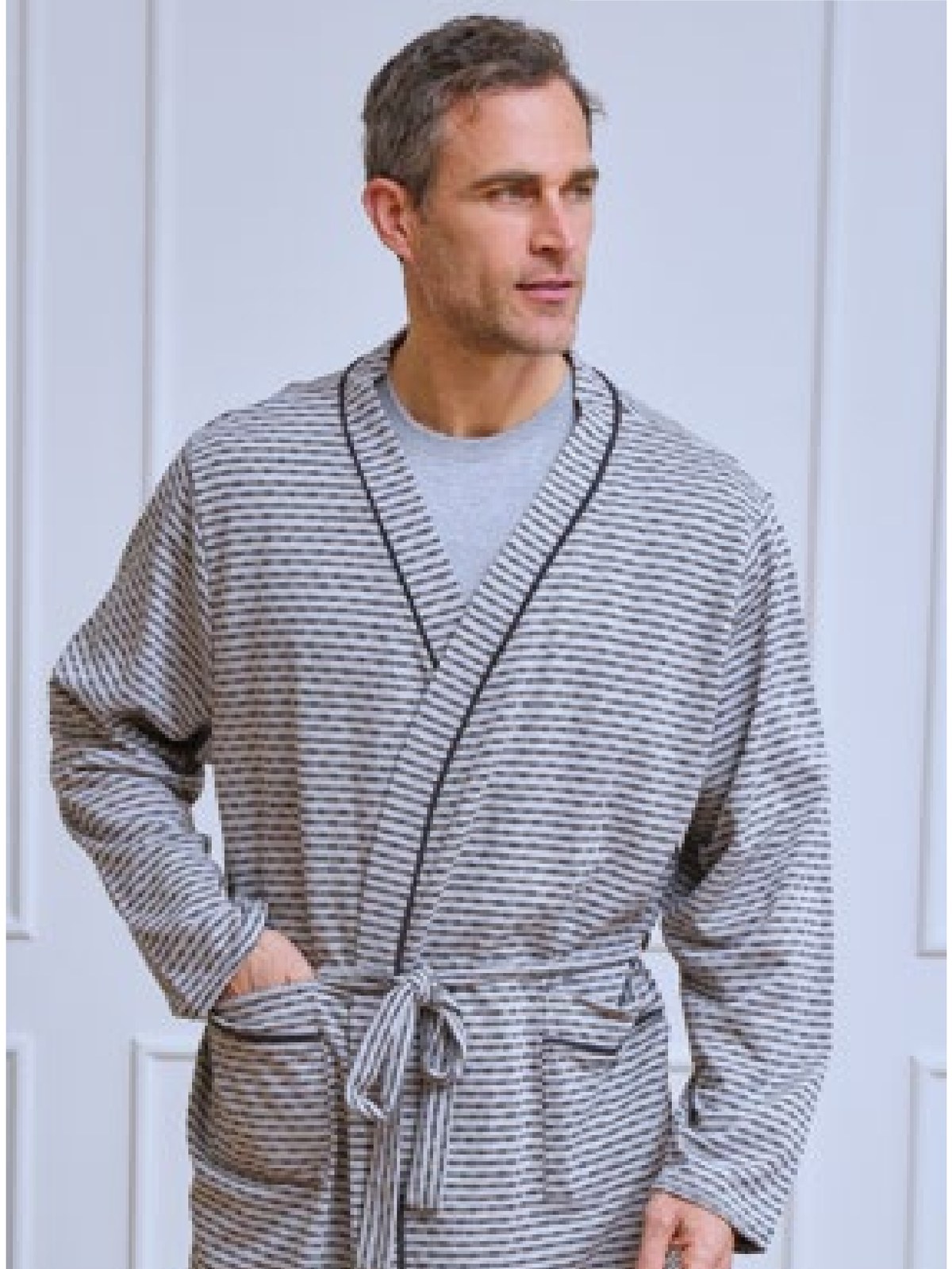 Bata fina de hombre de Muslher, gris a rayas
