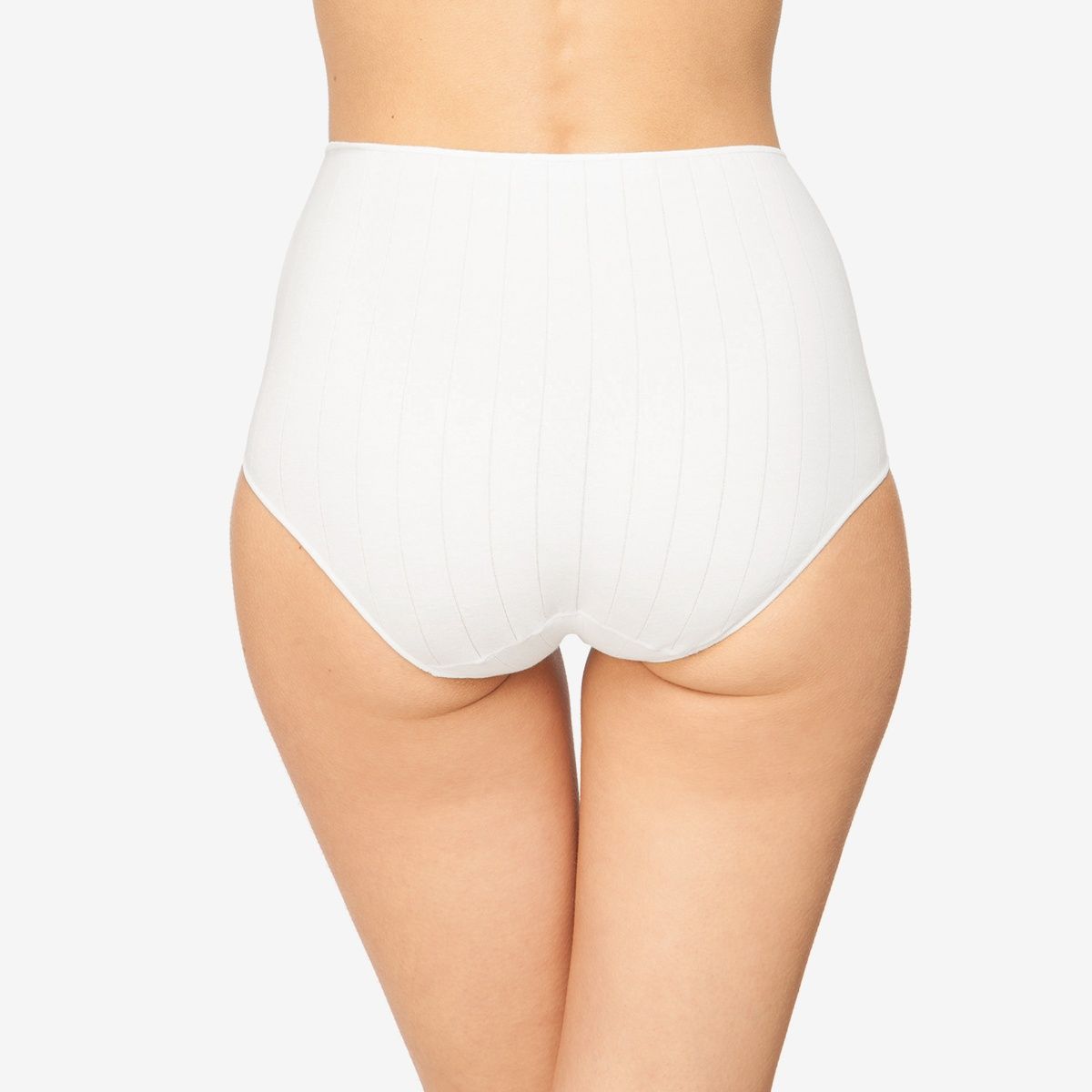 Braguita clásica Avet 31195 en Blanco