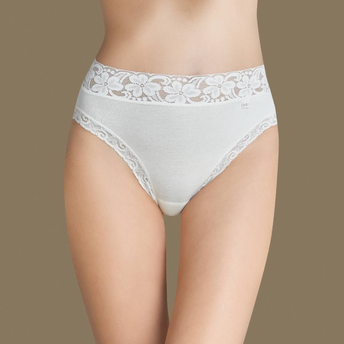Braguita midi de encaje Avet 3324 en Blanco