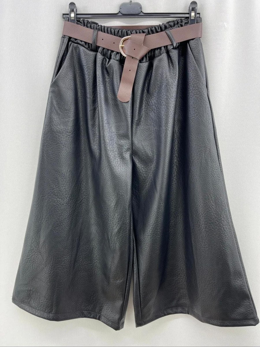 Pantalón culotte Axel de polipiel con cinturón en Negro