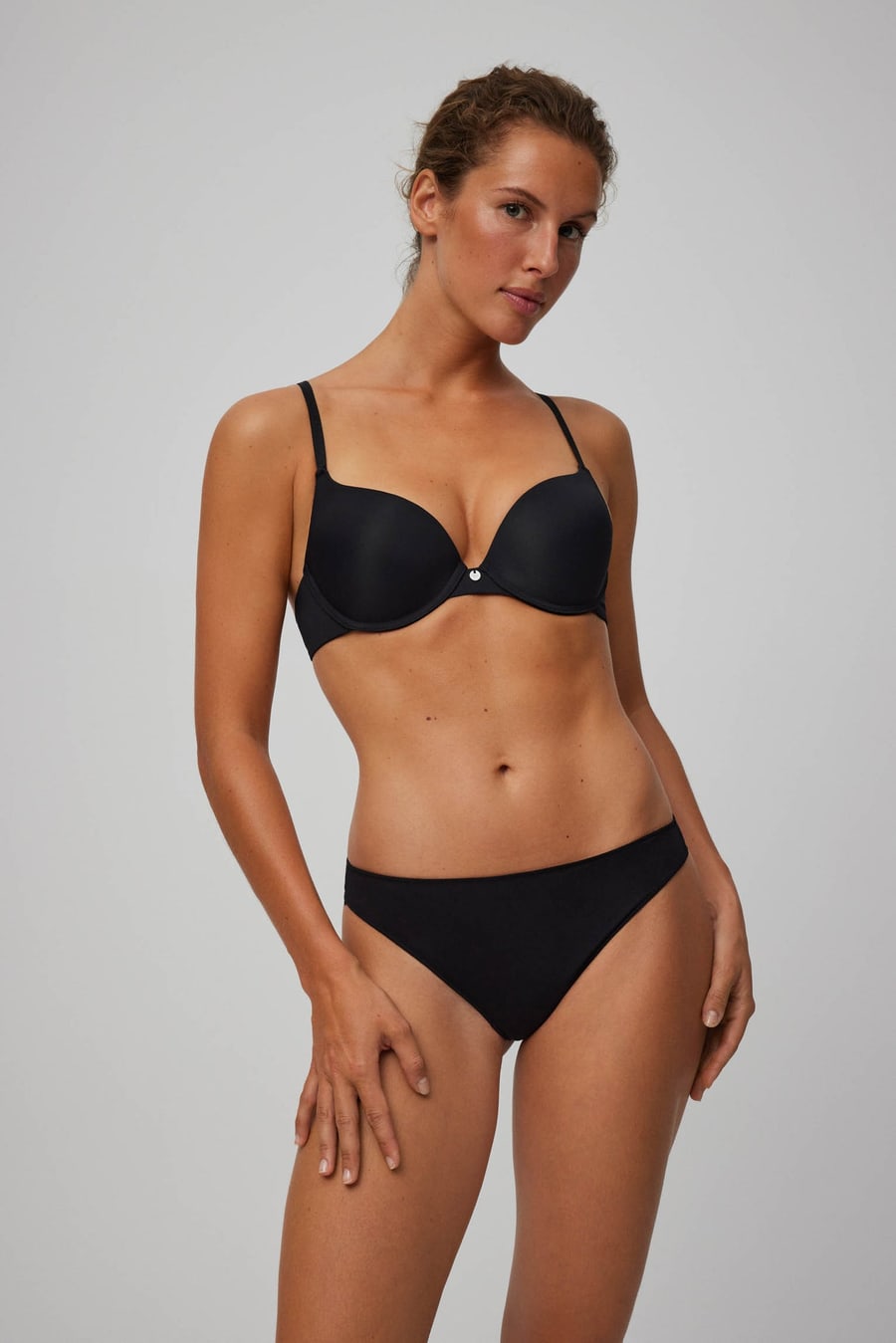 Tanga básico de algodón Ysabel Mora 19644 en Negro